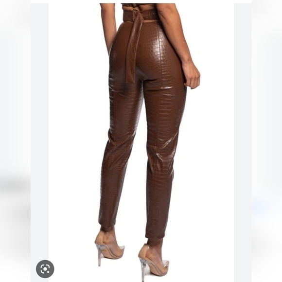 Jluxlabel Croc Embossed Faux Leather Pants - Picture 5 of 11